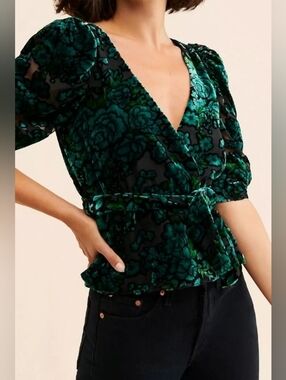 Hutch NWT The Bianca Velvet Wrap Belt Puff Sleeve Top Size XS.